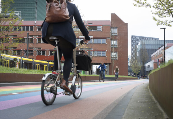 Regenboog fietspad
